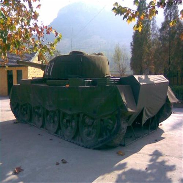 东港大型充气坦克